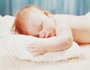 В каком положении должен спать новорожденный?