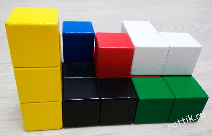 Игрушки из дерева в форме кубиков