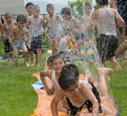 дети играют в игры