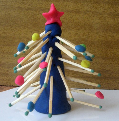 елка пластилин и спички