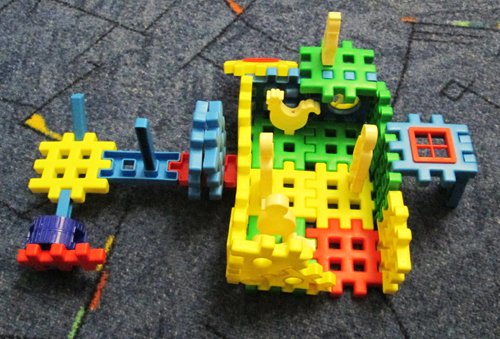 развернутый дом из конструктора