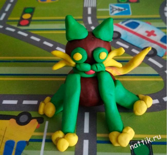 необычный кот из каштанов