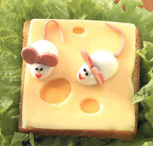 мышки на сыре