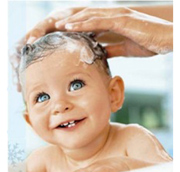 мытье головы ребенку