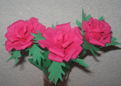 розы из гофрированной бумаги