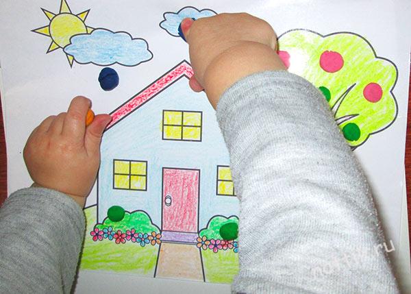 дом ребенок украшает пластилином