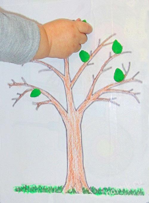 пластилиновая аппликация листья на дереве